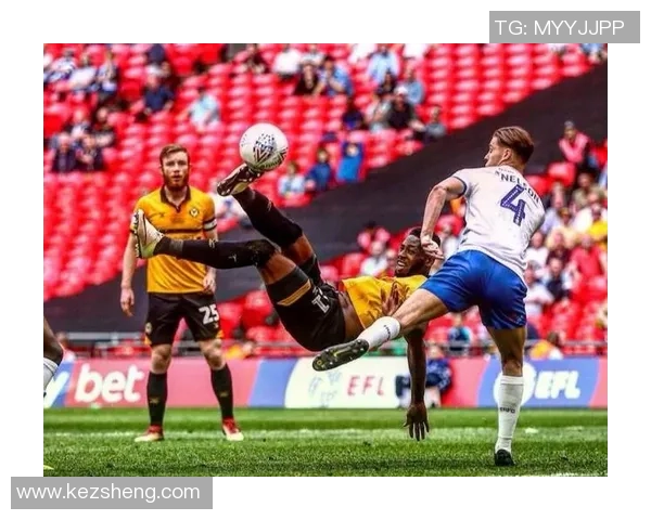 米尔顿凯恩斯与查尔顿的激烈对决展现英格兰足球的魅力与竞争精神